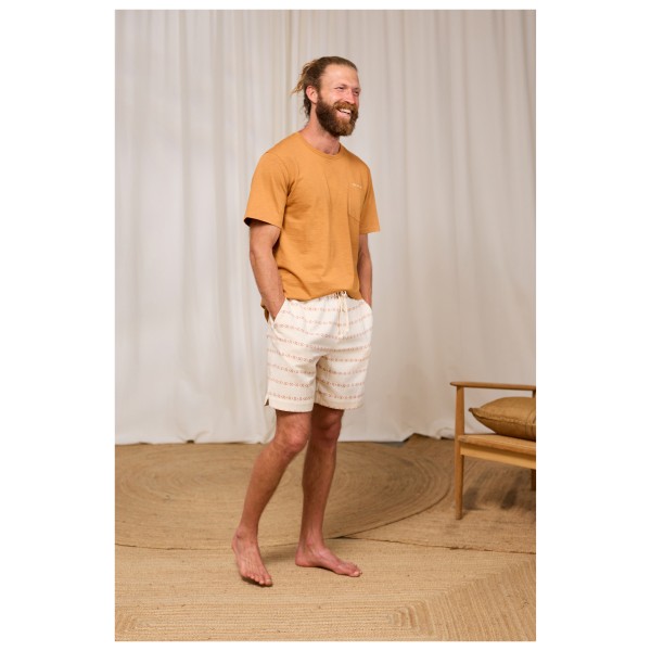 TWOTHIRDS - Neubukow - Short