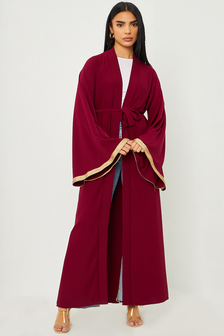 Kimono bordeaux ceinturé empiècement doré sur les manches