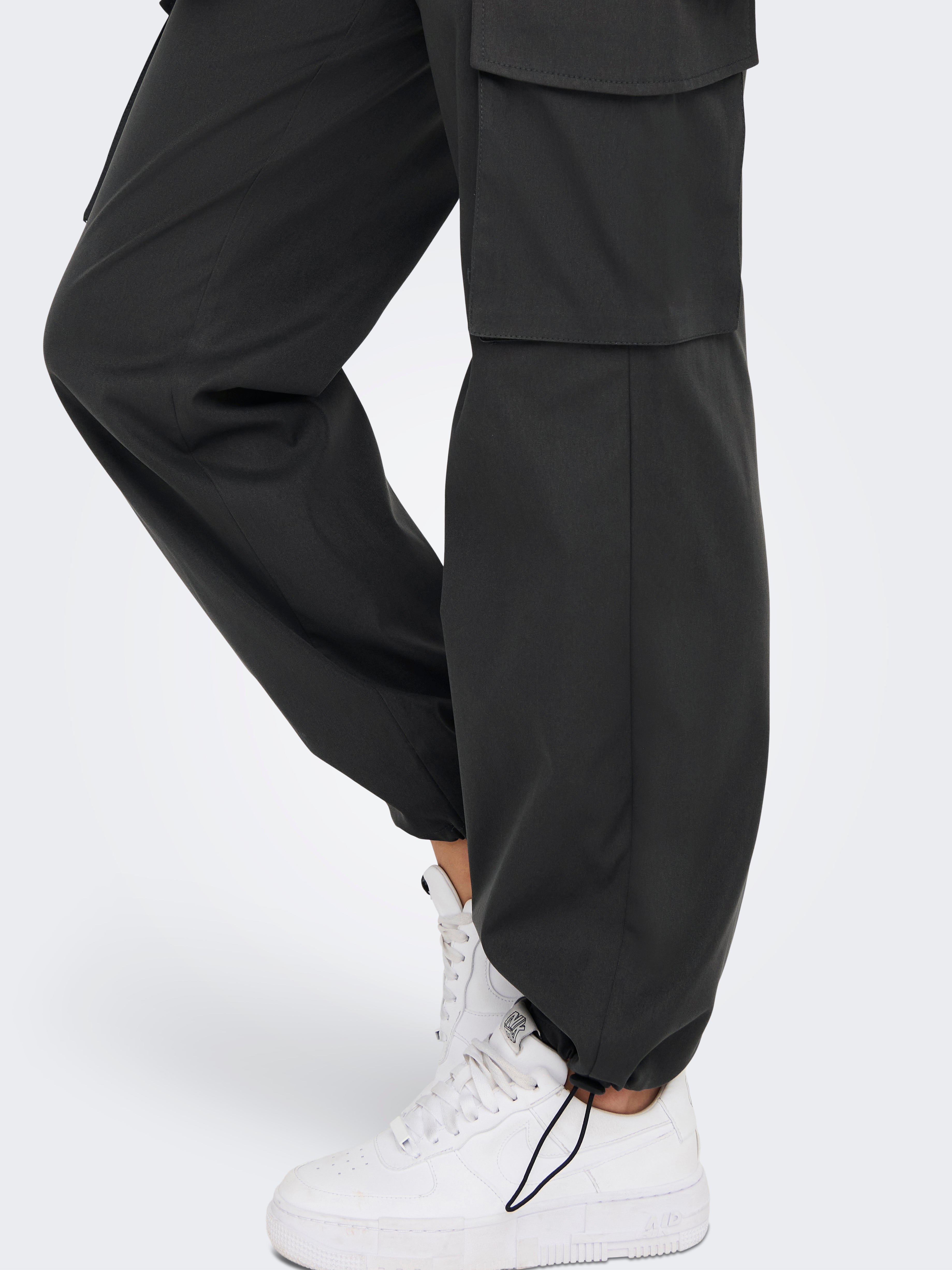 ONLCASHI Hohe Taille Normal geschnitten Cargo-Hose Raven