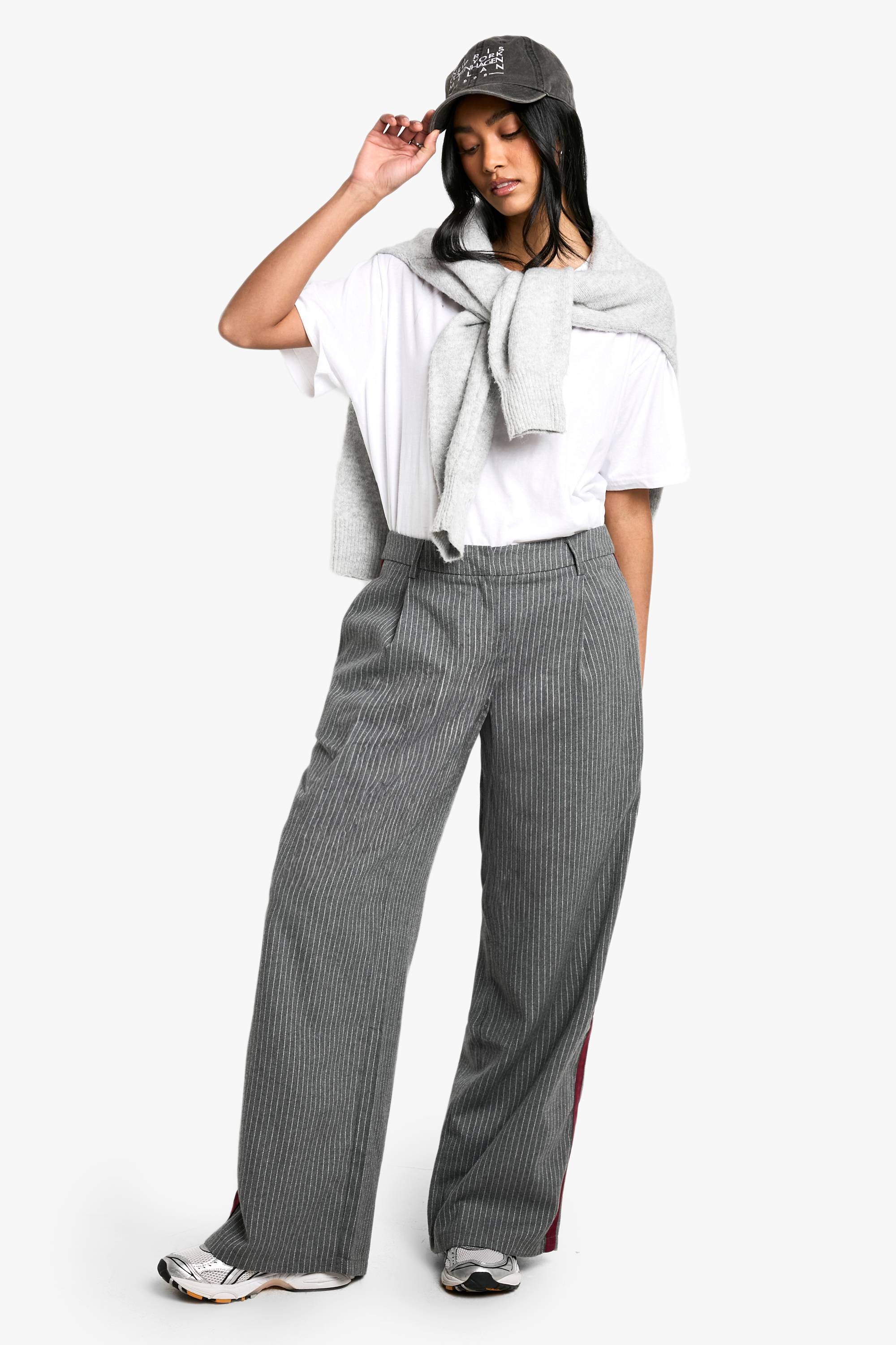 boohoo Pantalon Tailleur à Jambe Large, Rayures Fines et Détail en Bande Latérale
