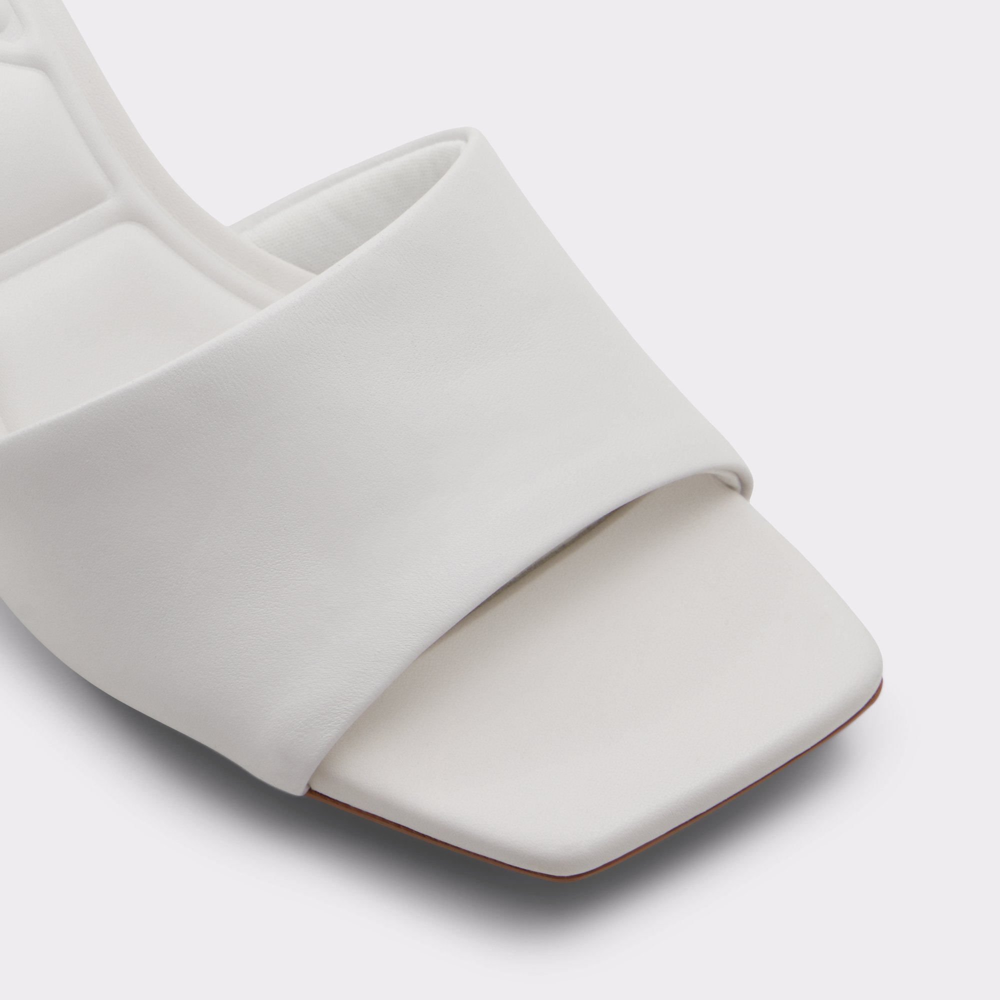 Vidish White Women Kitten heels