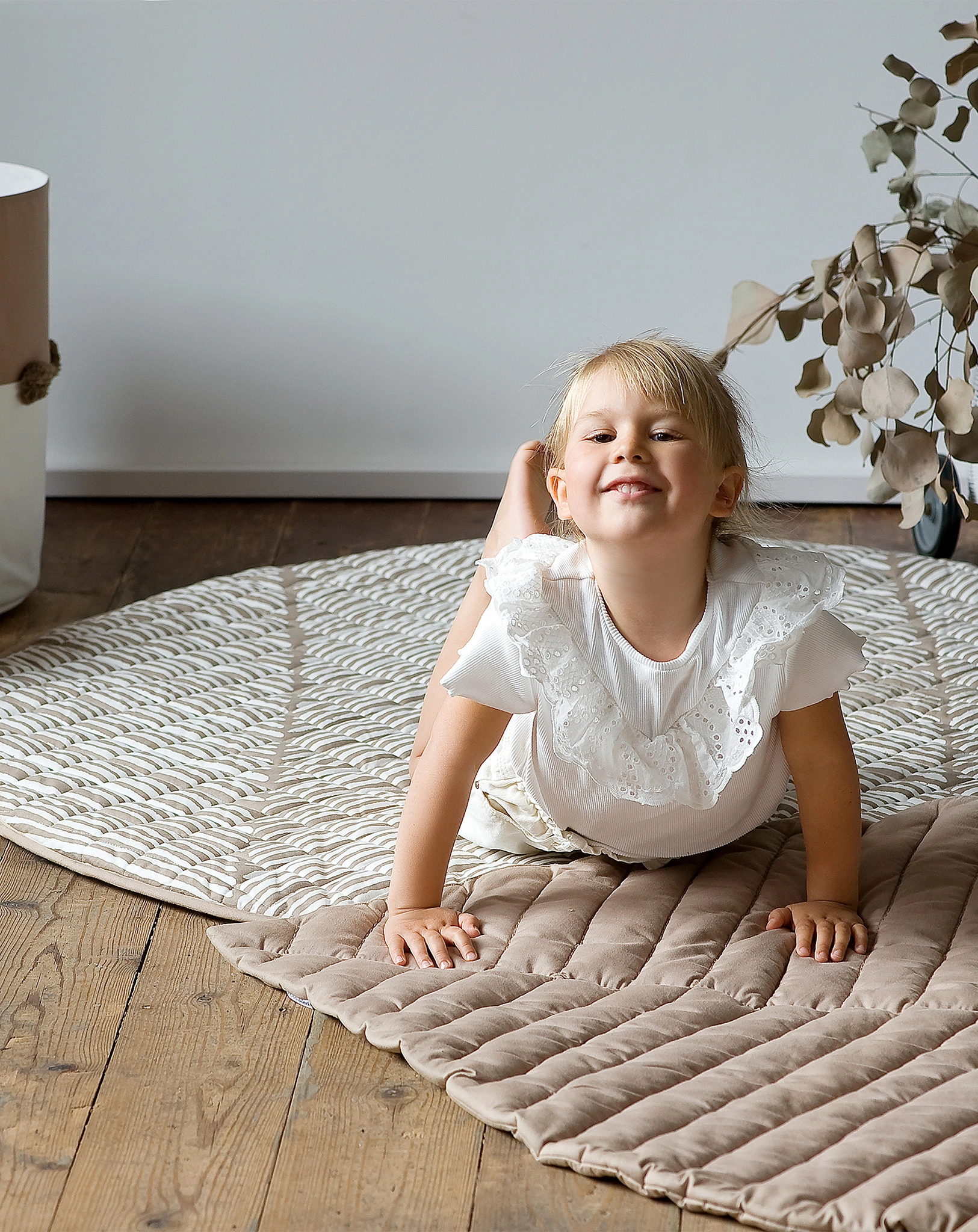 Spielteppich LUXE (128cm) in tan