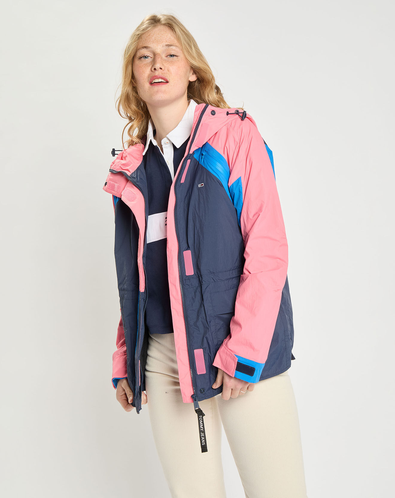 Tommy Jeans Veste coupe-vent déperlante Colorblock bleu/rose