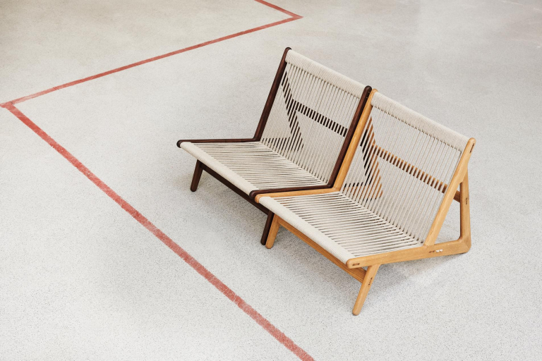 Gubi MR01 Initial fauteuil walnoot
