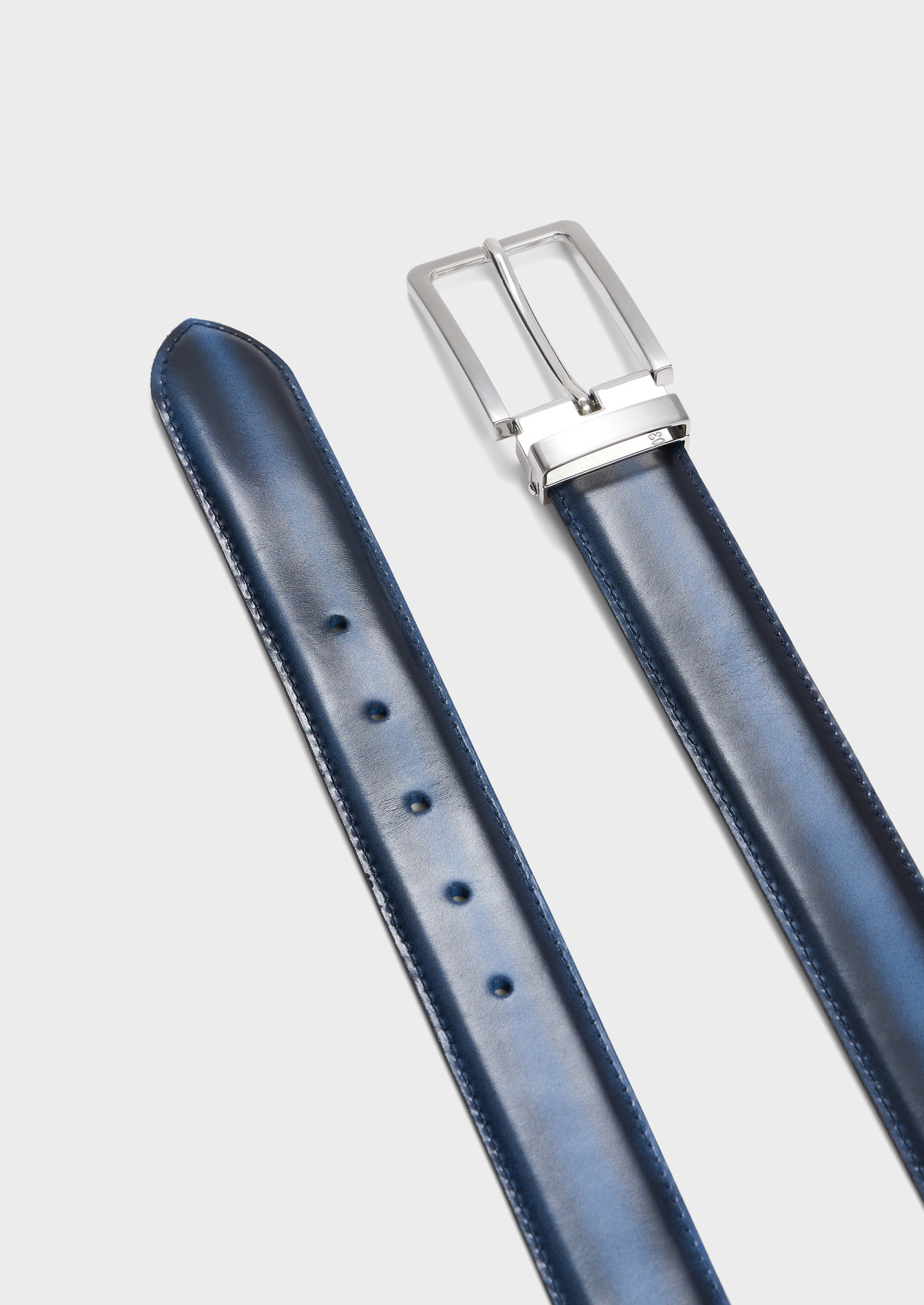 Ceinture ajustable en cuir lisse bleu marine