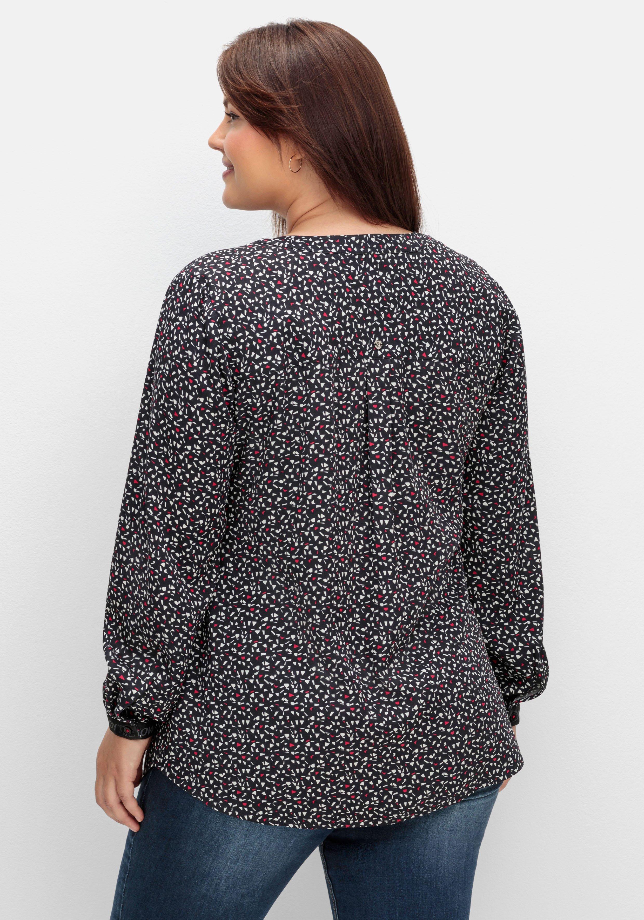 Bluse mit Wordingprint an den Manschetten