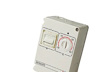 DEVIreg 610 termostat IP44 10 A 2-pol, område (-10°C til  50°C) m dobbelt isololeret lednings føler