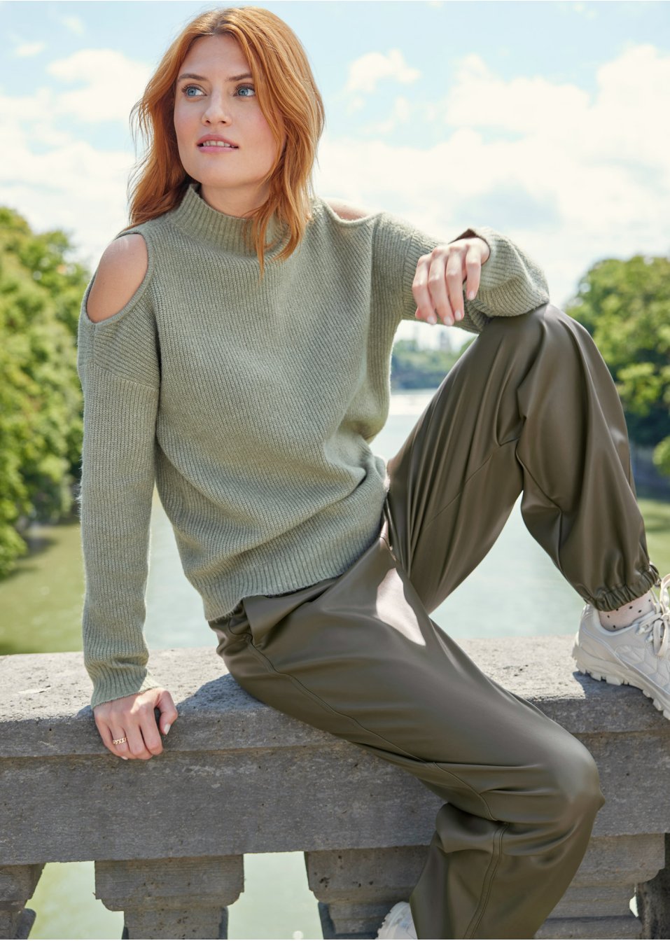 Pull à découpes