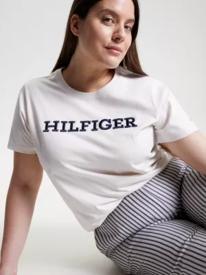 Camiseta com bordado do logotipo Curve