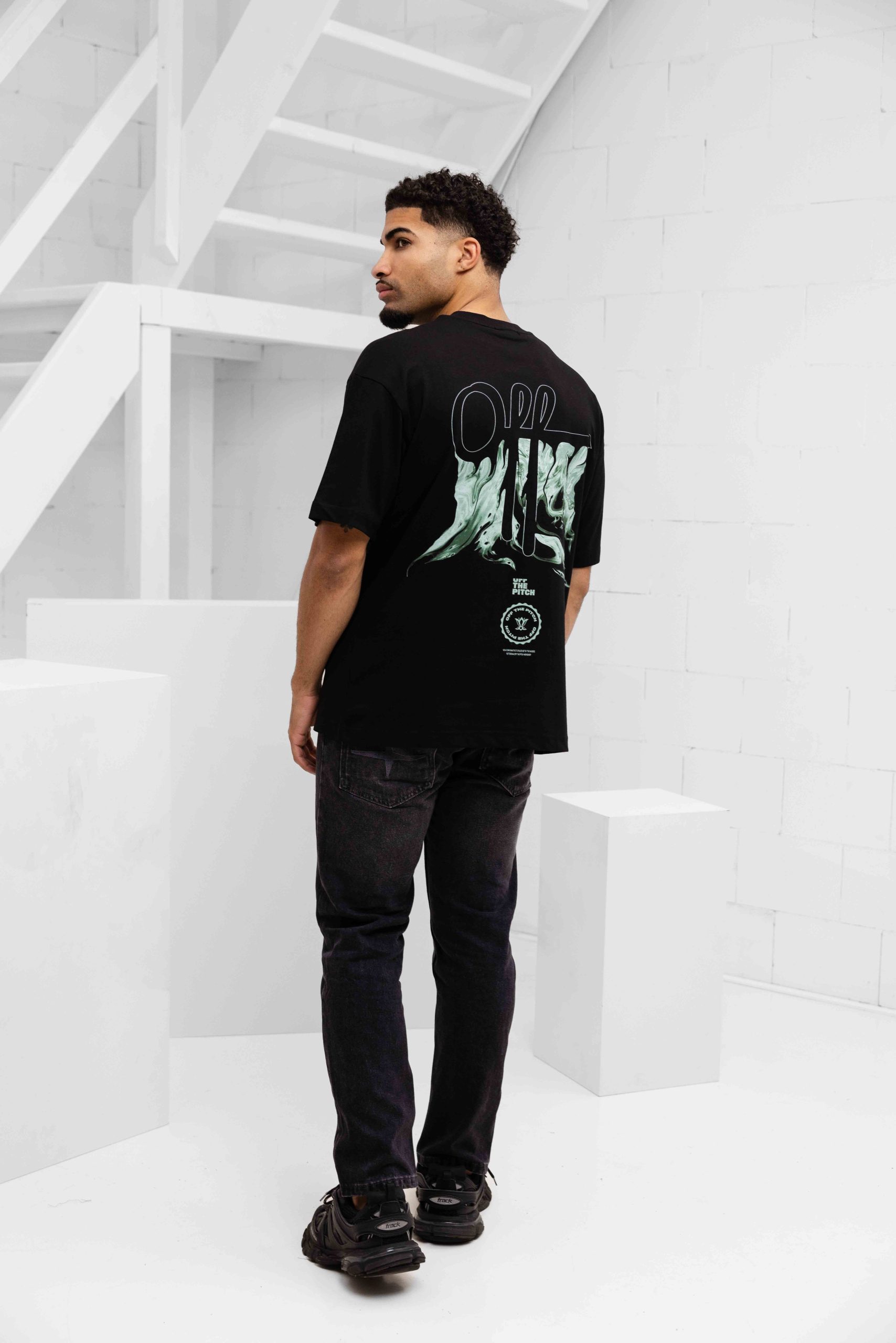 Off The Pitch Ignite Loose Fit T-Shirt Heren Zwart