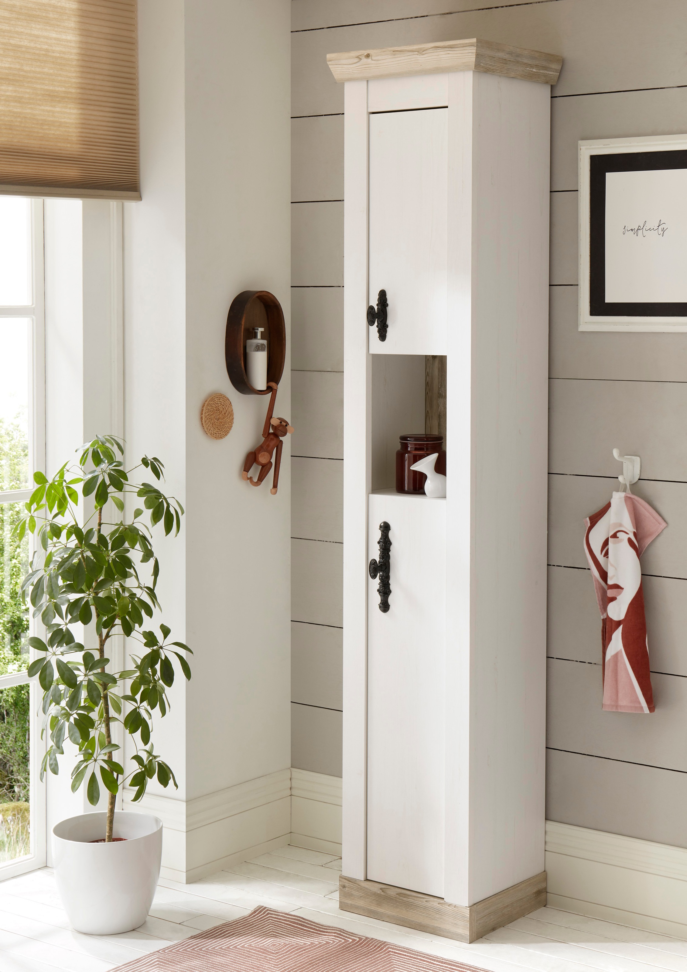 Home affaire Hochschrank »Florenz, Badschrank im Landhausstil, Schrank mit Metallgriffen« in Pinie Weiss, offenes Fach und ausreichend Stauraum hinter Drehtüren