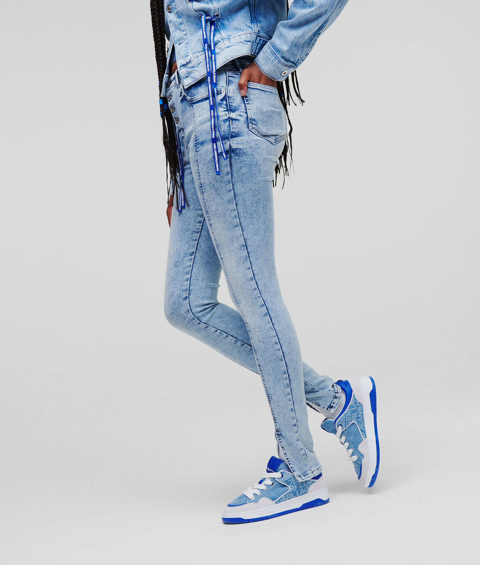 JEAN SKINNY KLJ À COUTURE FRONTALE ET OURLET FENDU