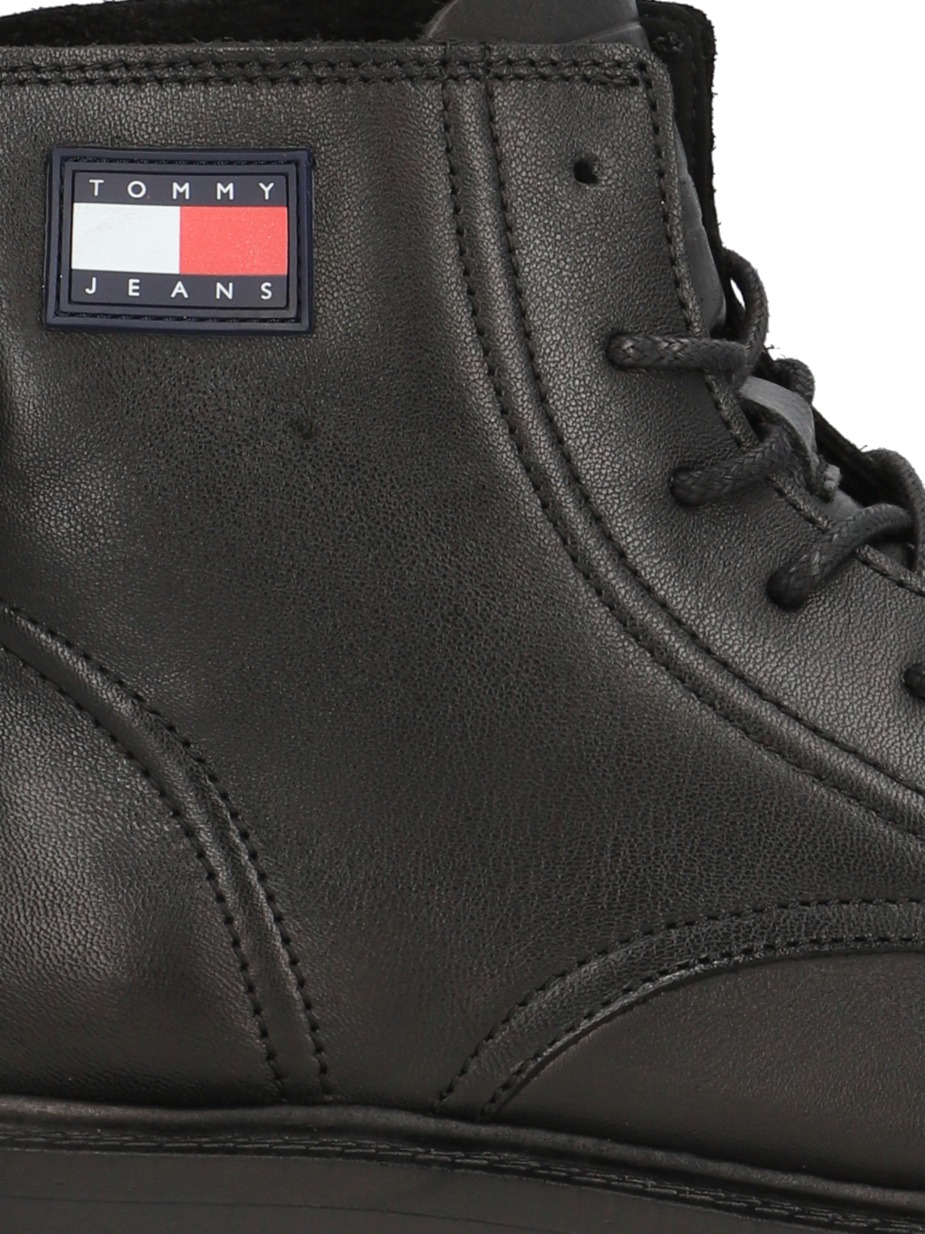 TJM RUBERIZED LACE UP BOOT