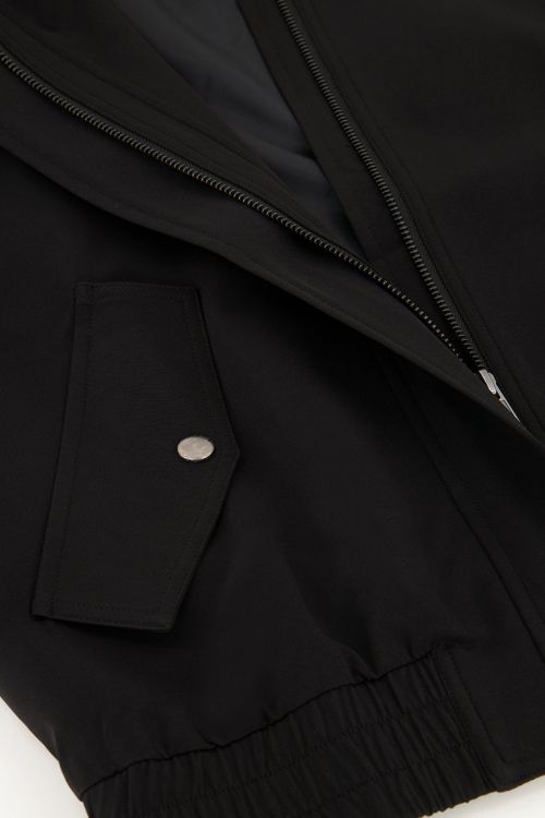 Zwart gilet met kraag en zakken