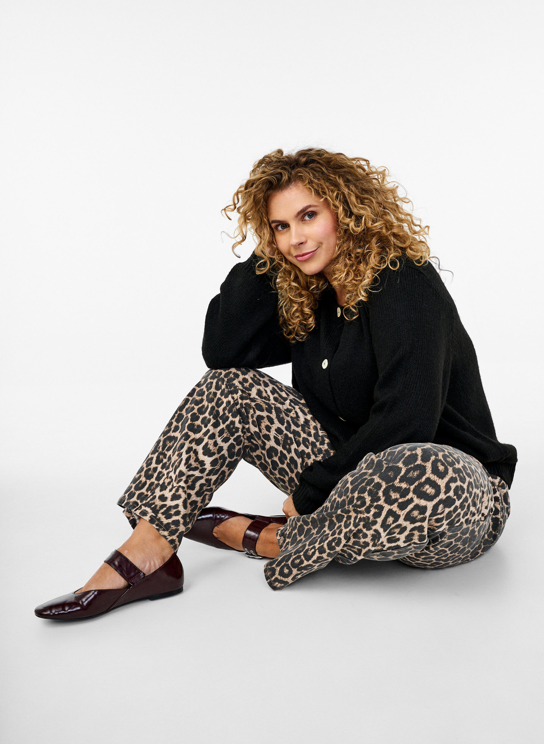 Straight fit jeans med leopardmønster