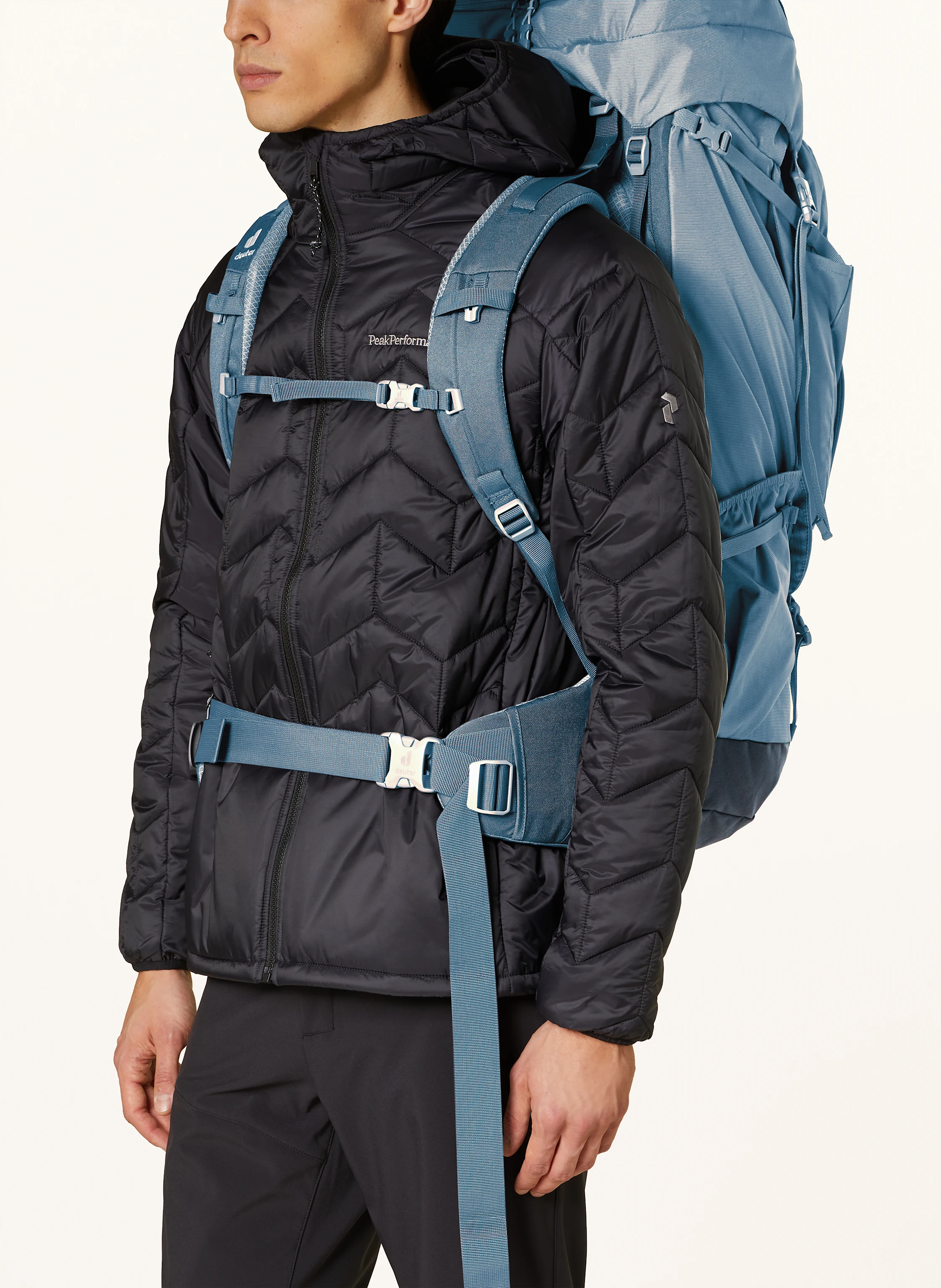 deuter Rucksack VOYAGER 65+10 SL mit Laptop-Fach