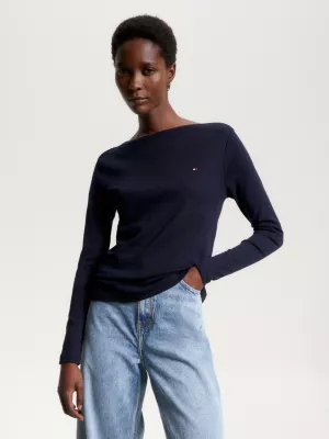 Blusa de corte justo com decote canoa