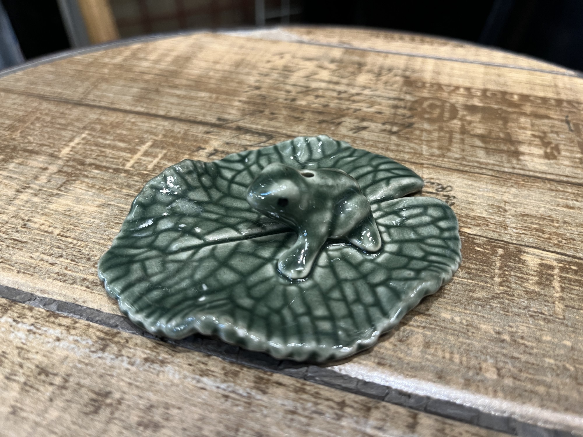 Räucherstäbchenhalter 'Frosch', grün, aus Keramik, B 9 cm, T 7 cm, H 2 cm günstig bestellen