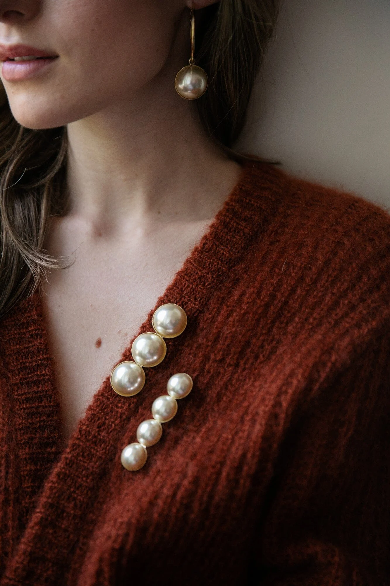 NÉLYA - Maxi broche perles doré à l'or fin | Doré