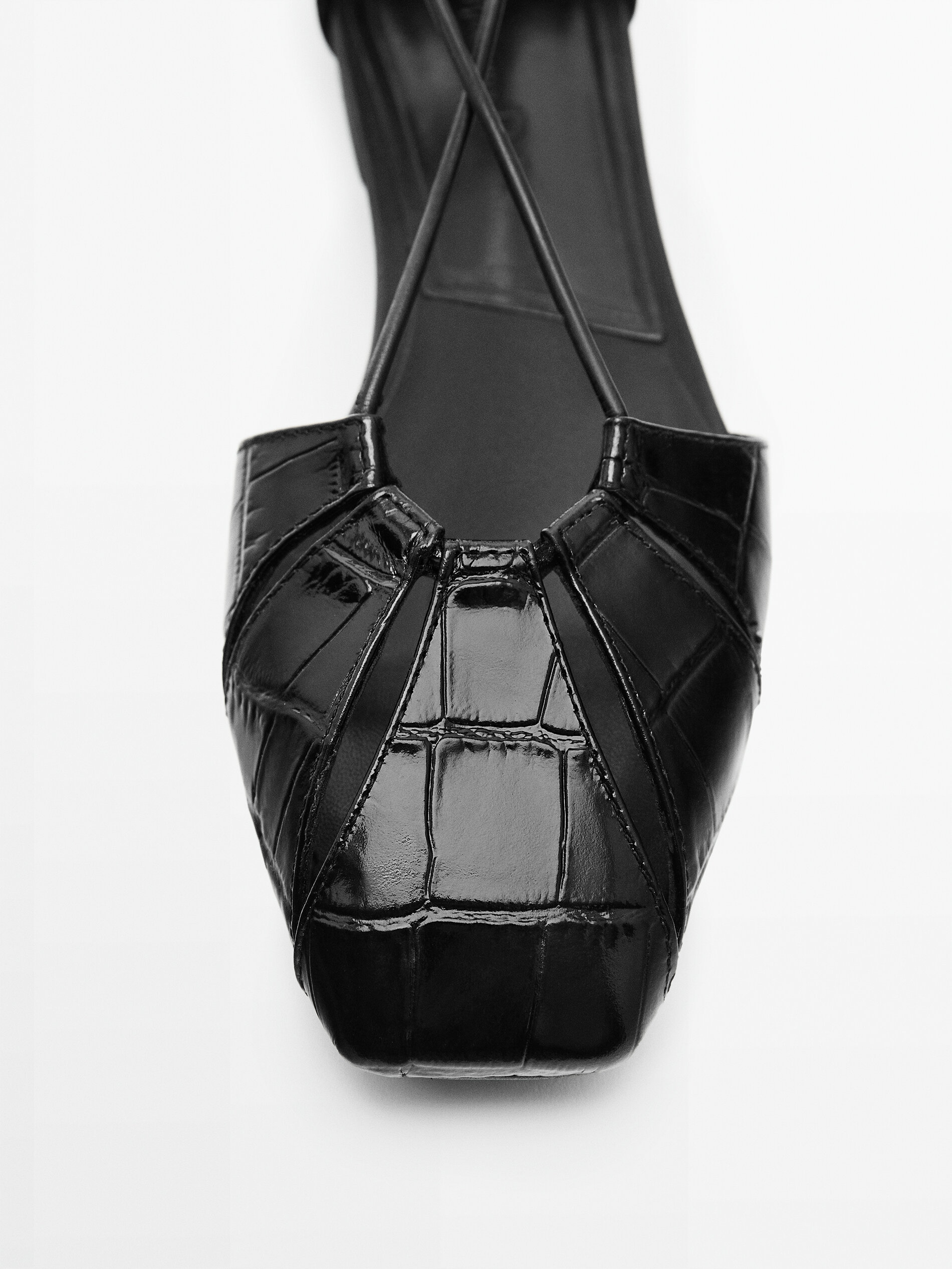 Zapato plano próximo à inauguração - NEGRO