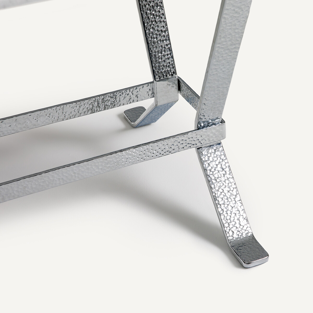 OTTO STUDIO PARA AM.PM<br>Mesa de jantar em mármore e ferro, ZEN