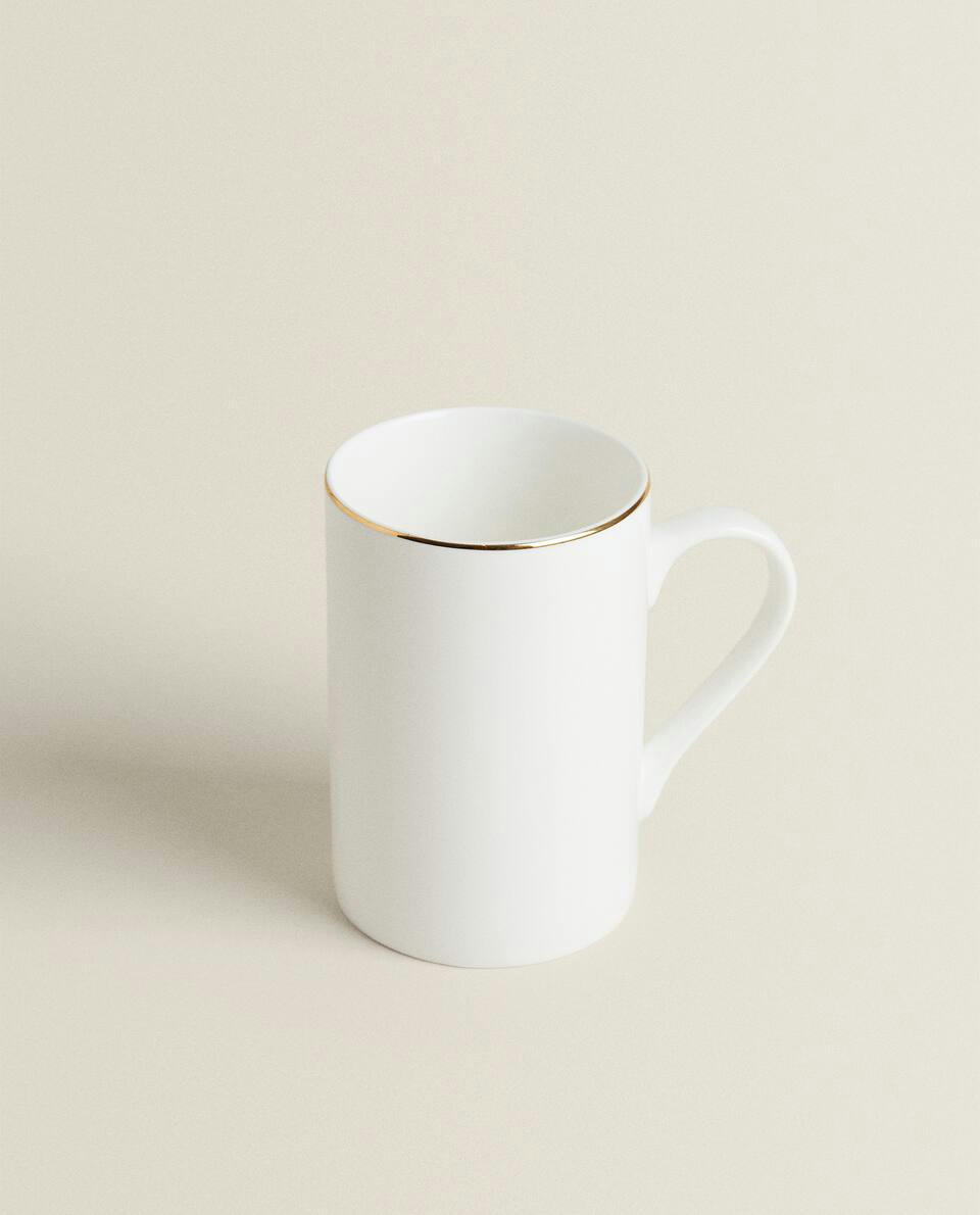 Caneca de porcelana fina com borda