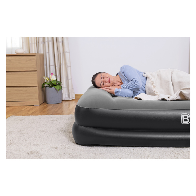 Luftmadrass med innebygget pumpe 203x152x46 cm