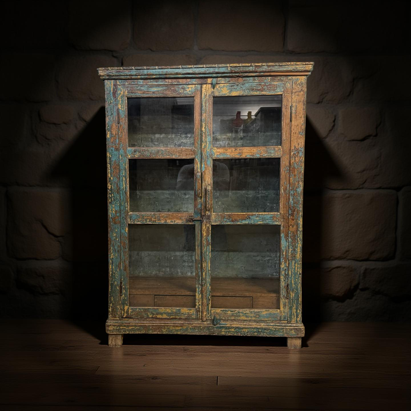 Glaskast 2 deurs blauw/mosterd