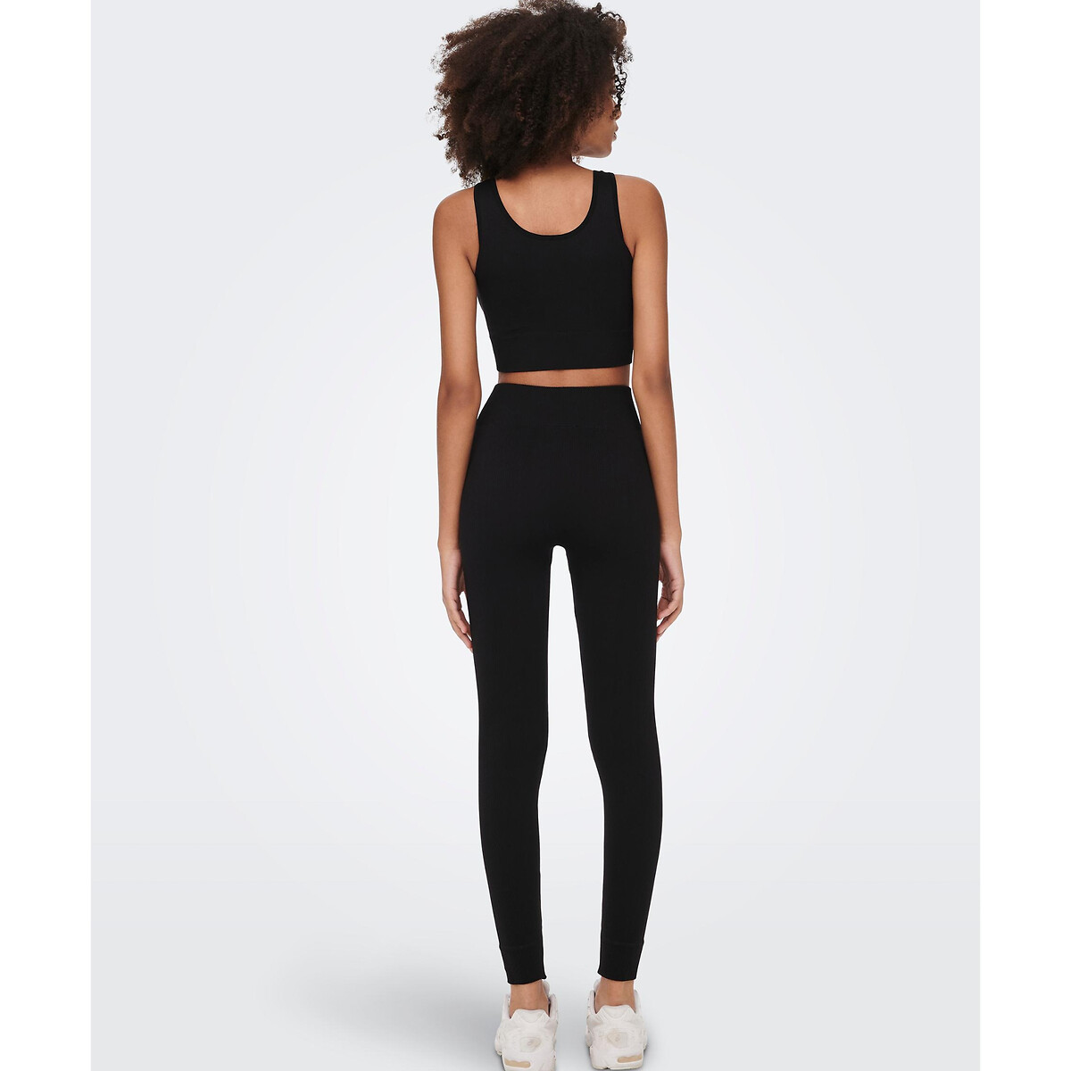 SOMENTE JOGUE<br>Top cropped Jaia sem costura