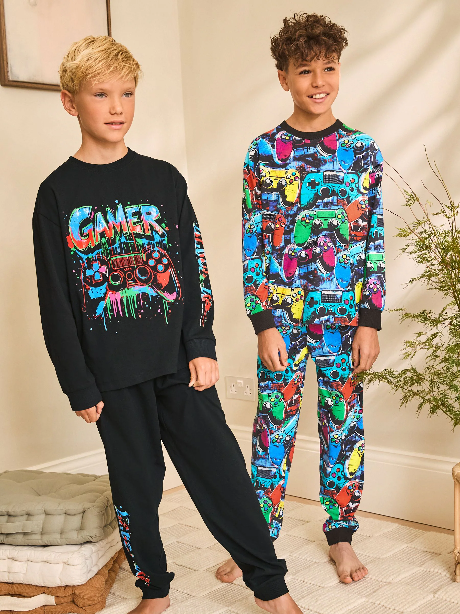 Meerkleurig gamer - Verpakking van 2 pyjama's met lange mouwen (3-16 jr)