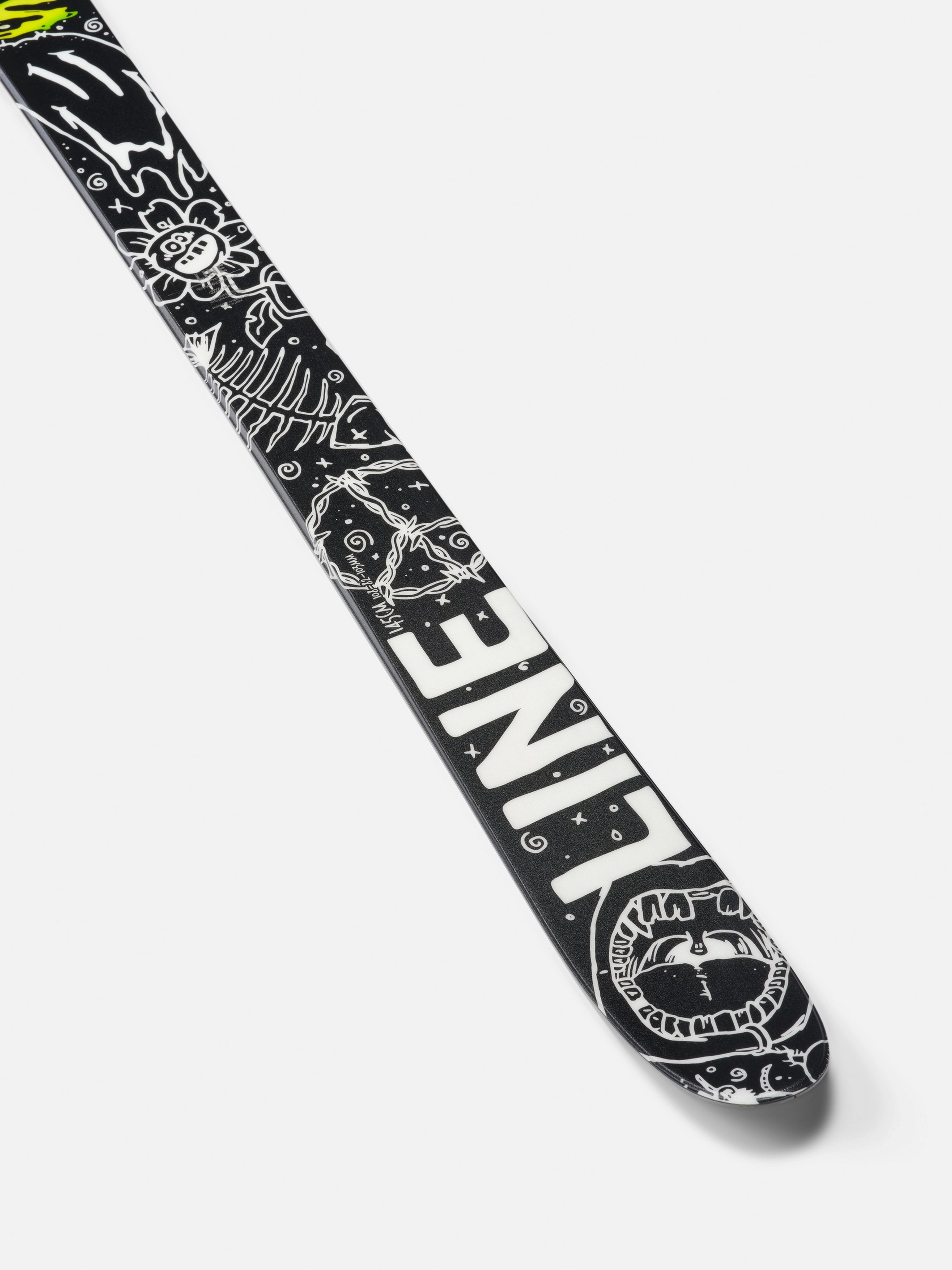 Ruckus Black/White