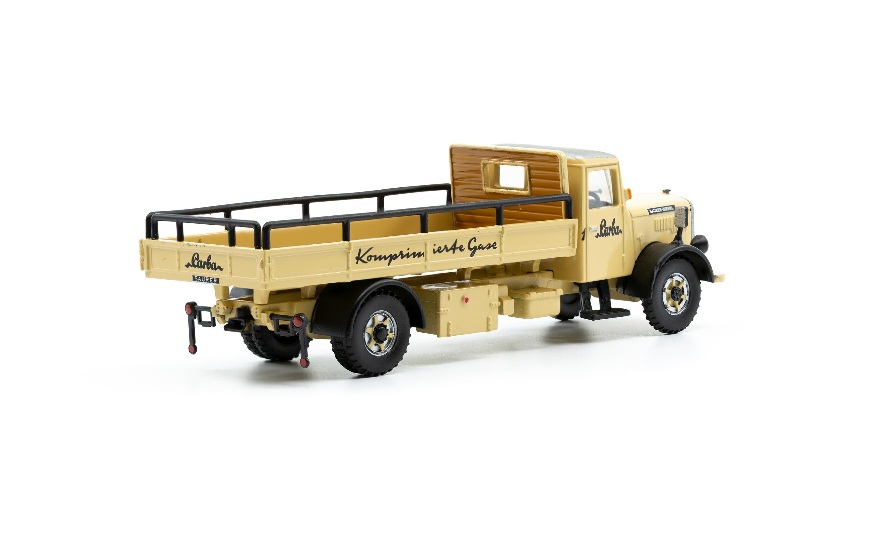 LKW Saurer S4C Pritsche Carba 1956 1:87H0 Lastwagen Sammlermodell mit eckigen Fenstern