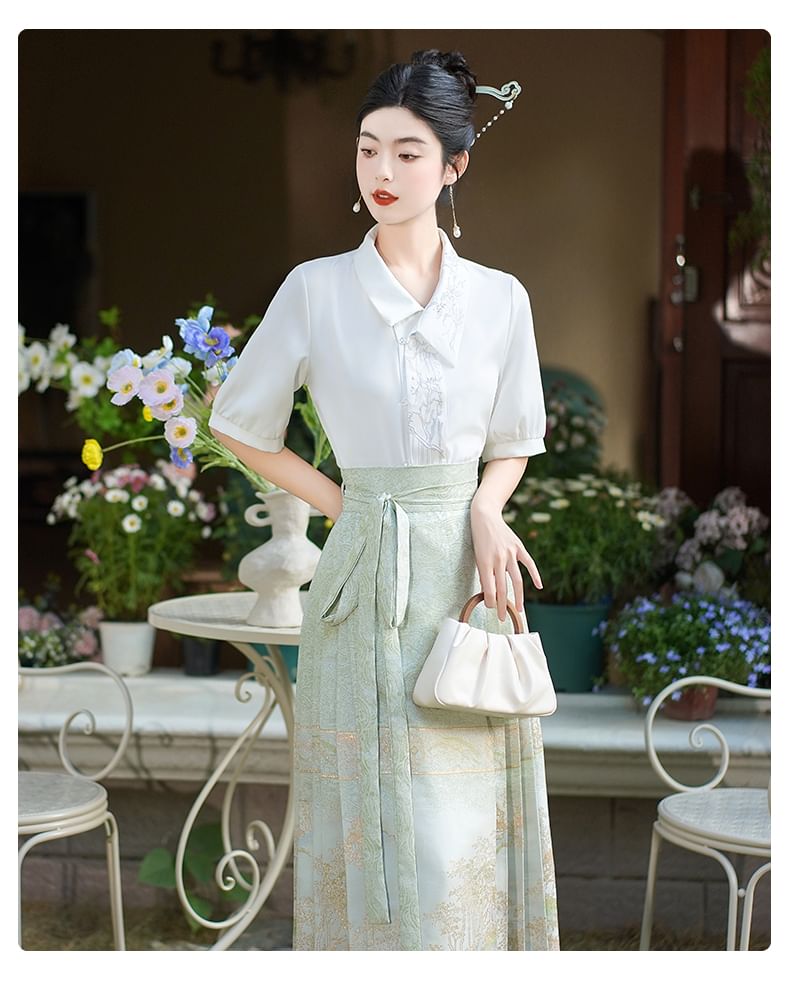 Fioridi - Hanfu-top met korte mouwen, bloemenborduurwerk en knopen / Midi-rok met hoge taille en bloemenprint