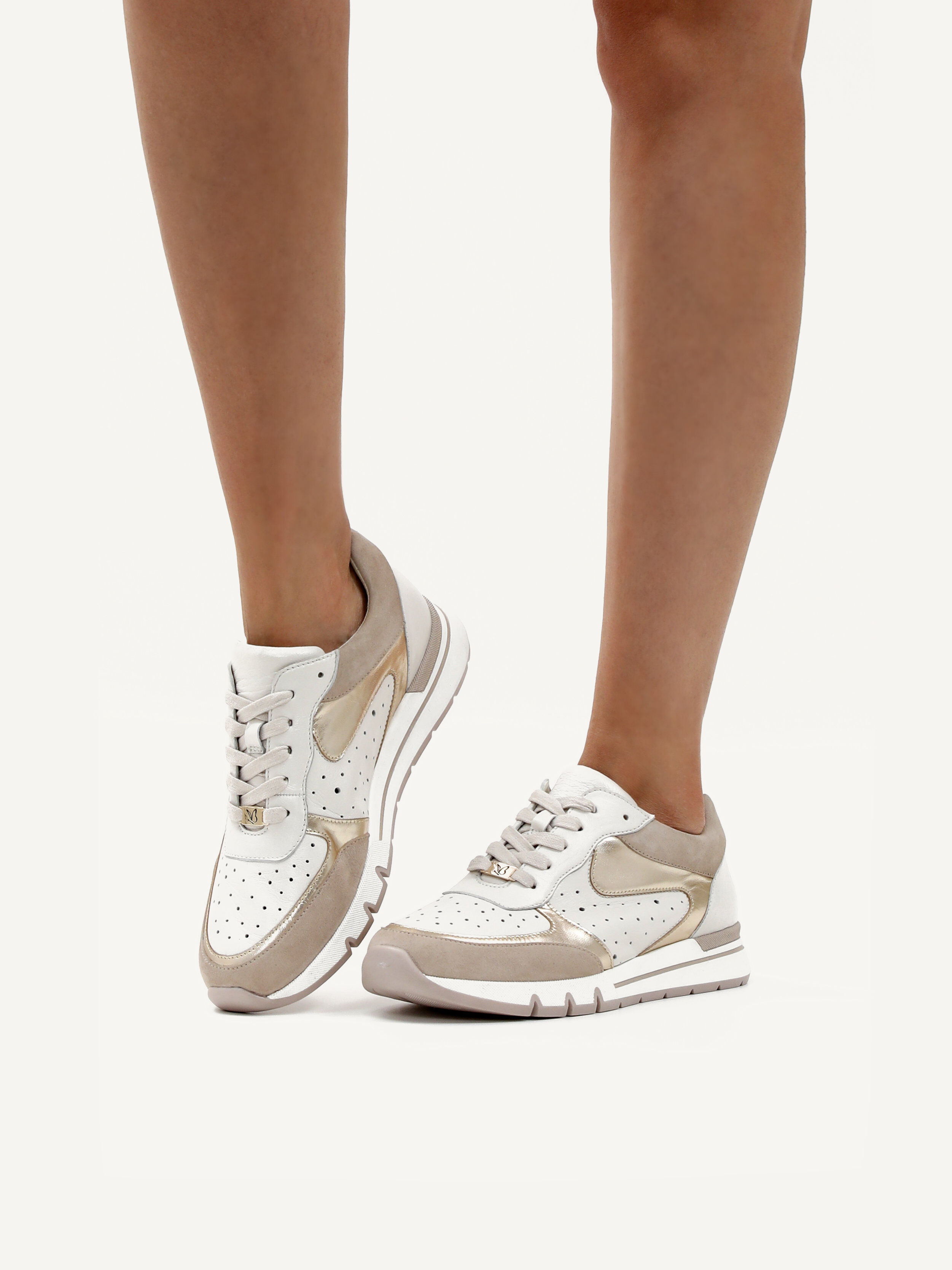 Sneaker