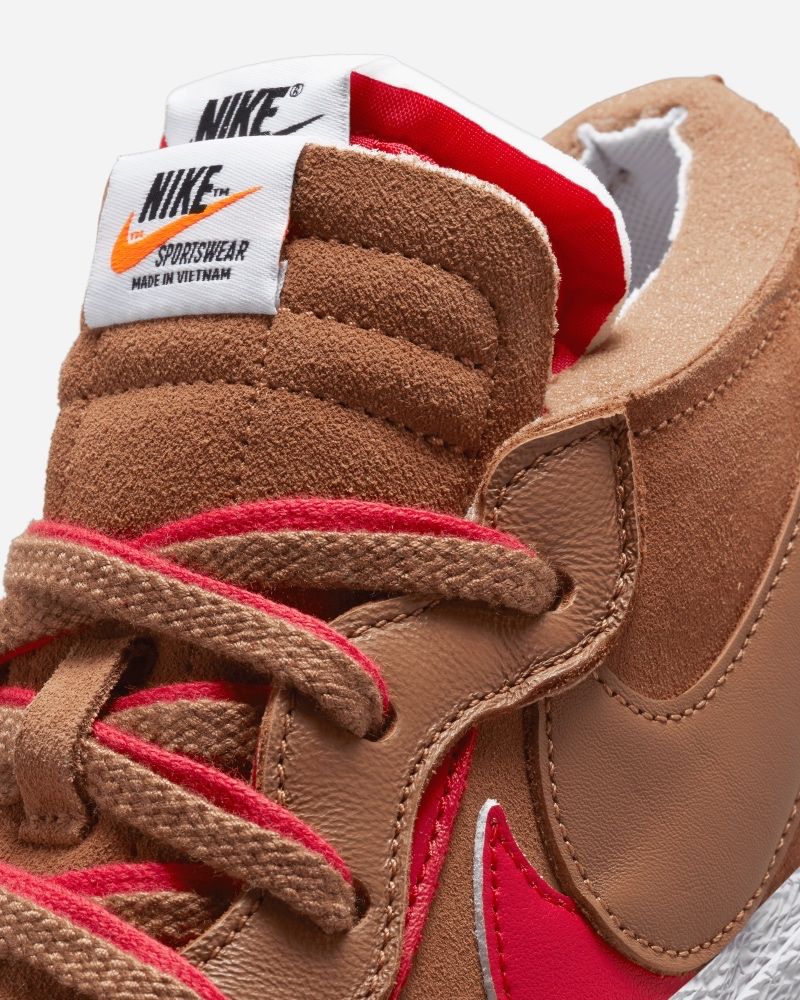 Chaussures Nike X Sacai Blazer Low Marron pour homme