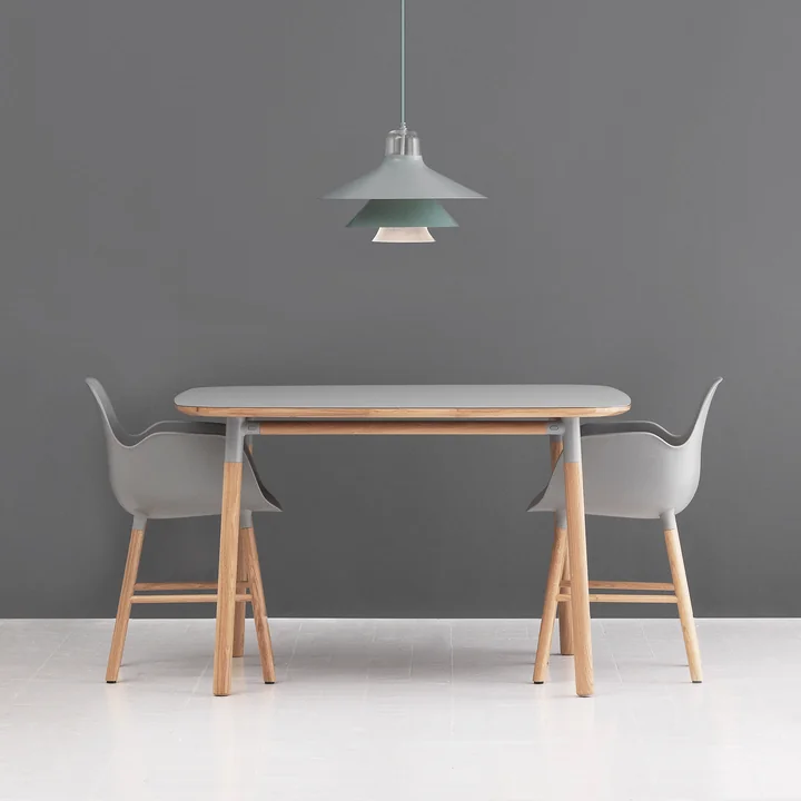 Normann Copenhagen - Form Armlehnstuhl, Gestell Eiche / weiss