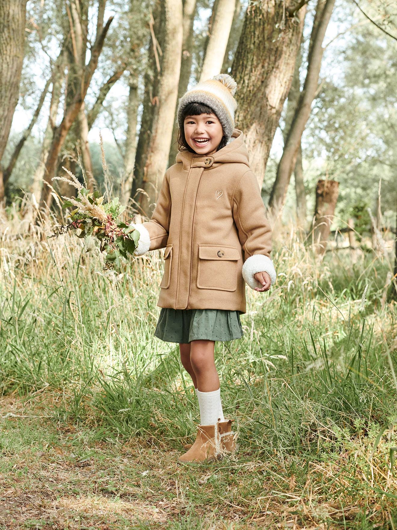 Casaco com capuz em lã com forro de sherpa, para meninas, bege médio liso com motivos.