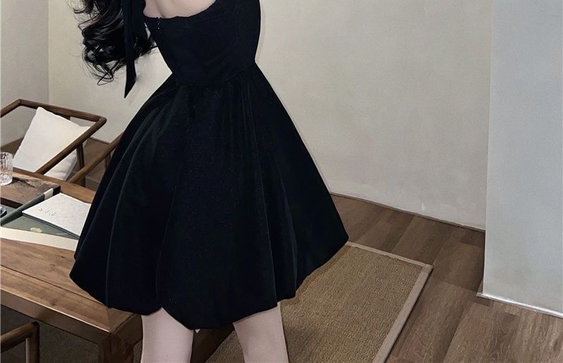 Hevnir - Halter Effen Mini A-lijn Jurk