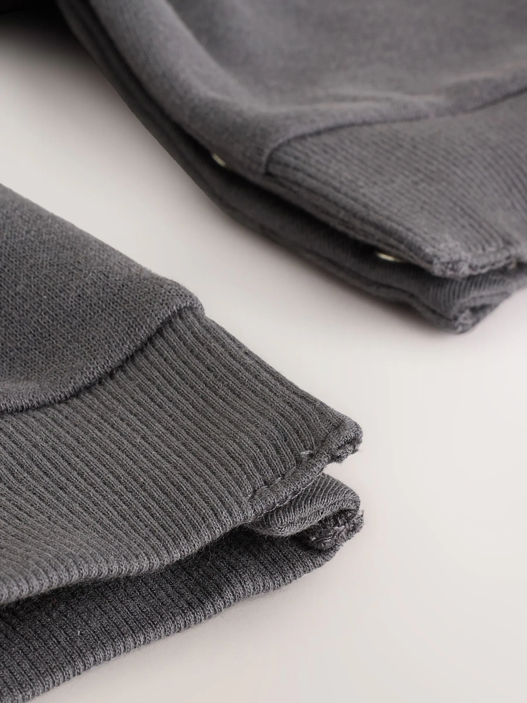 Monochroom - Babyromper met capuchon (0mnd-3jr)