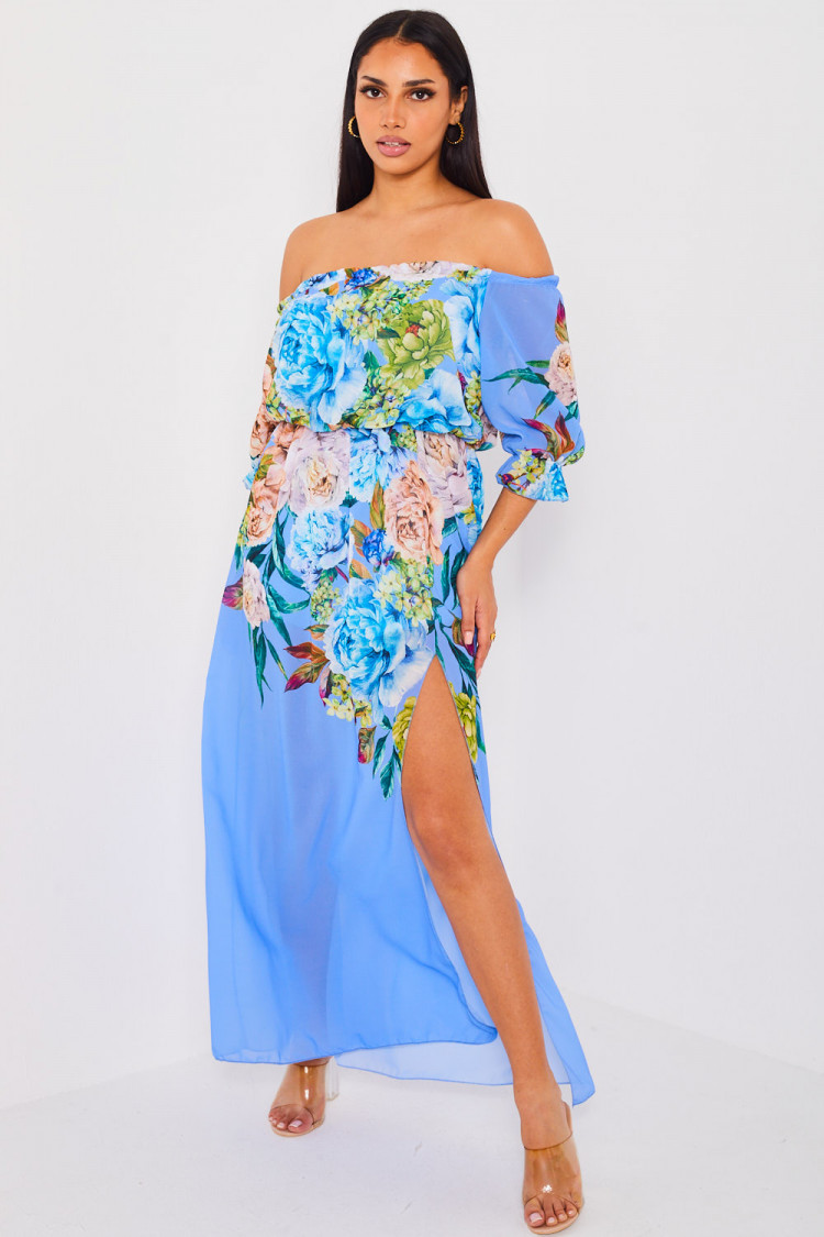 Robe bleue longue en voile à fleur