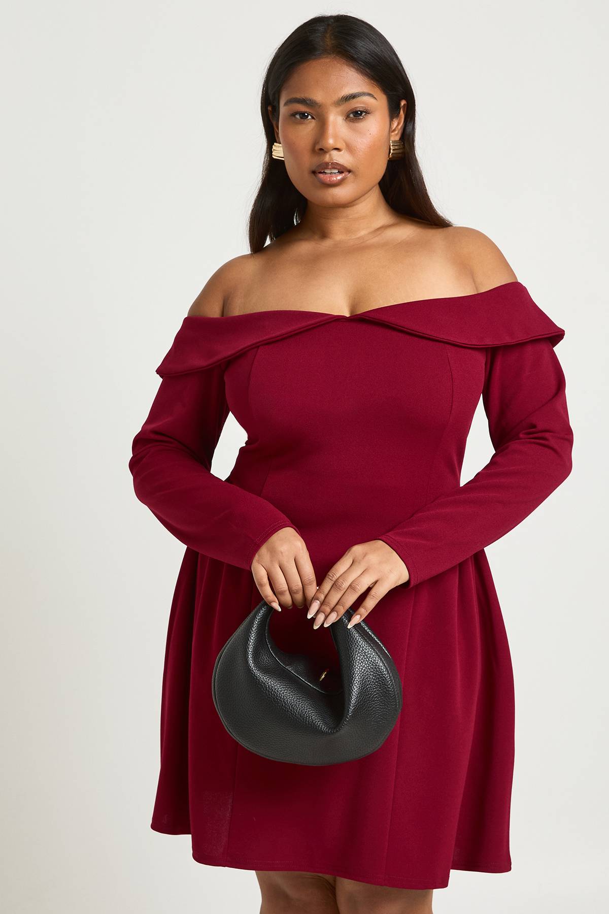 boohoo Robe Mini Évasée Grande Taille à Décolleté Bardot