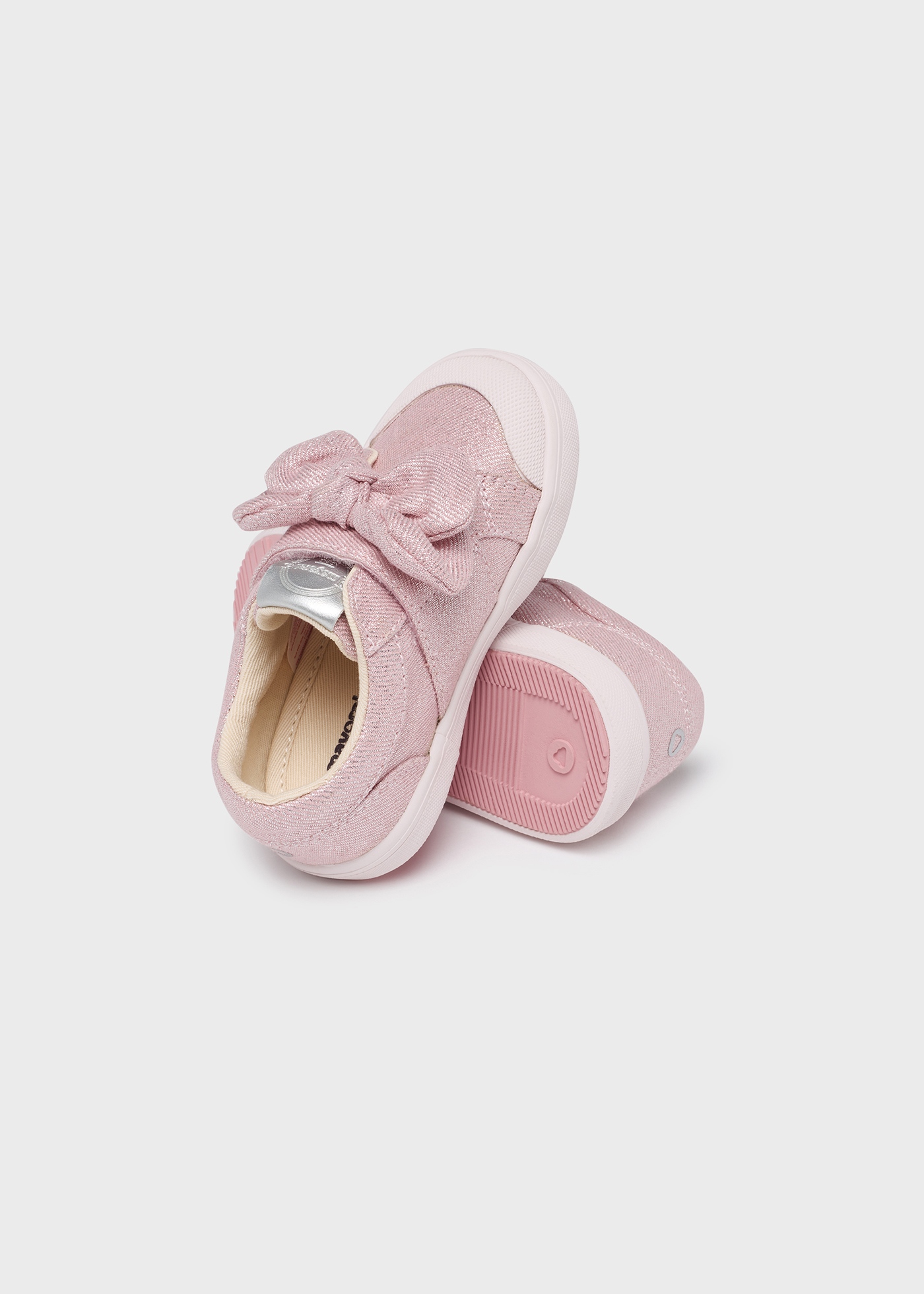 Conjunto esportivo para bebê com laço