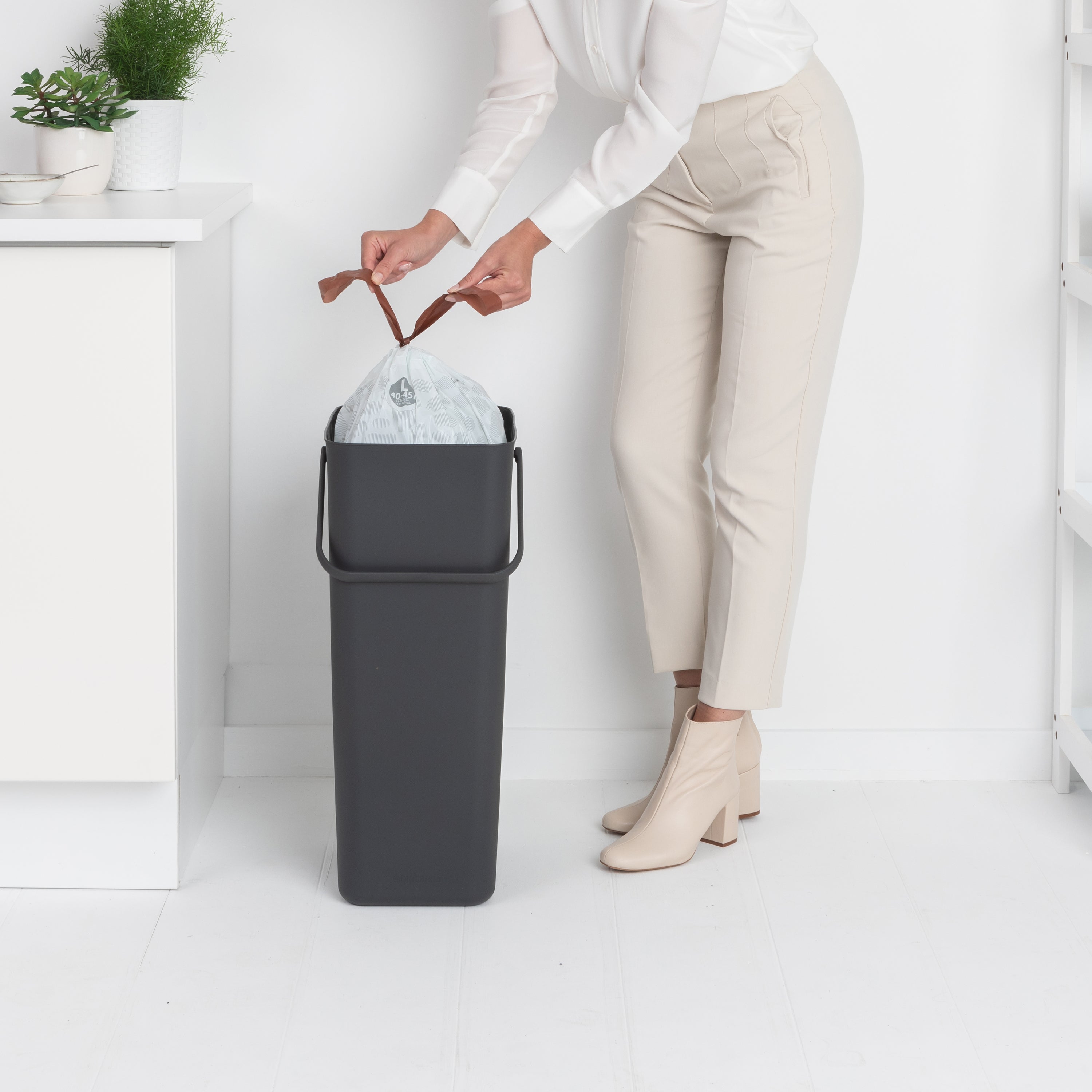 Brabantia Sort & Go Afvalemmer 40 L - Donkergrijs