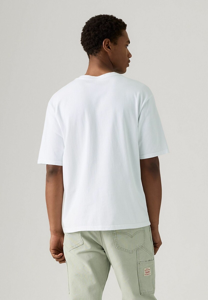 Camiseta Levi's com bolso no peito