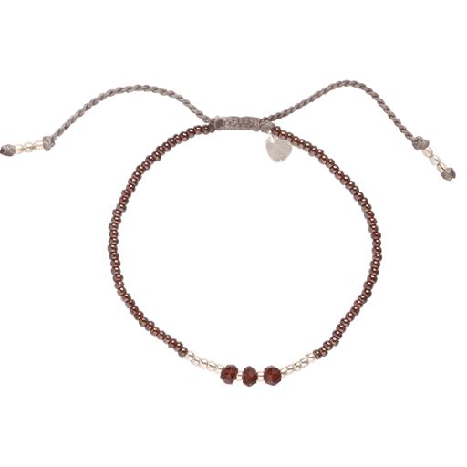 A Beautiful Story Decent Armbånd, Garnet, 16-22 cm