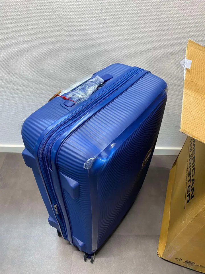 [OUTLET] - American Tourister Soundbox, Spinner, Blå, Polypropylen (PP), 4 hjul, Roterende hjul, Lynlås