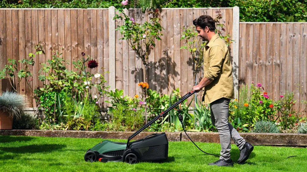 El-plæneklipper EasyRotak 32-220