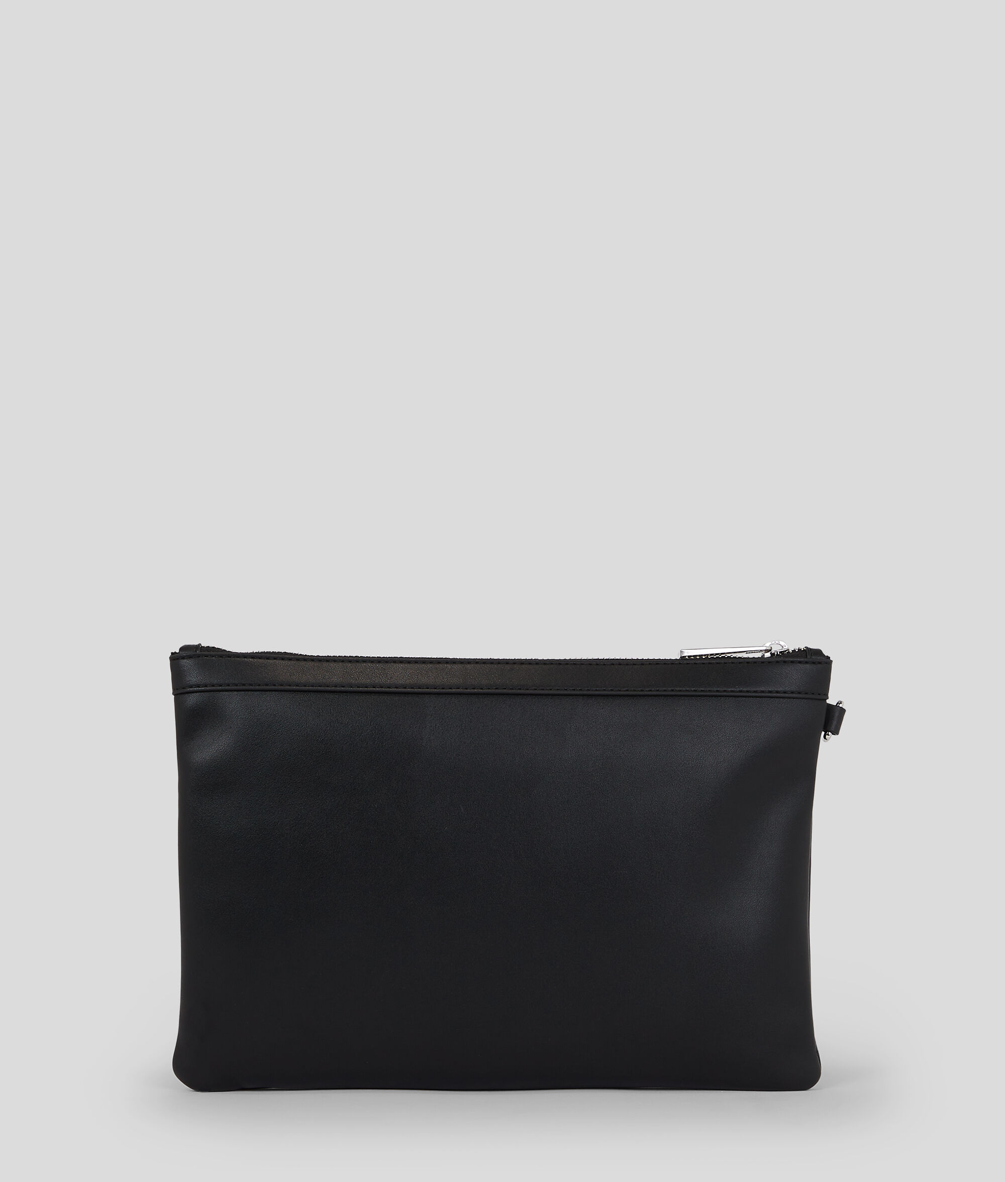 PETITE POCHETTE HOTEL KARL