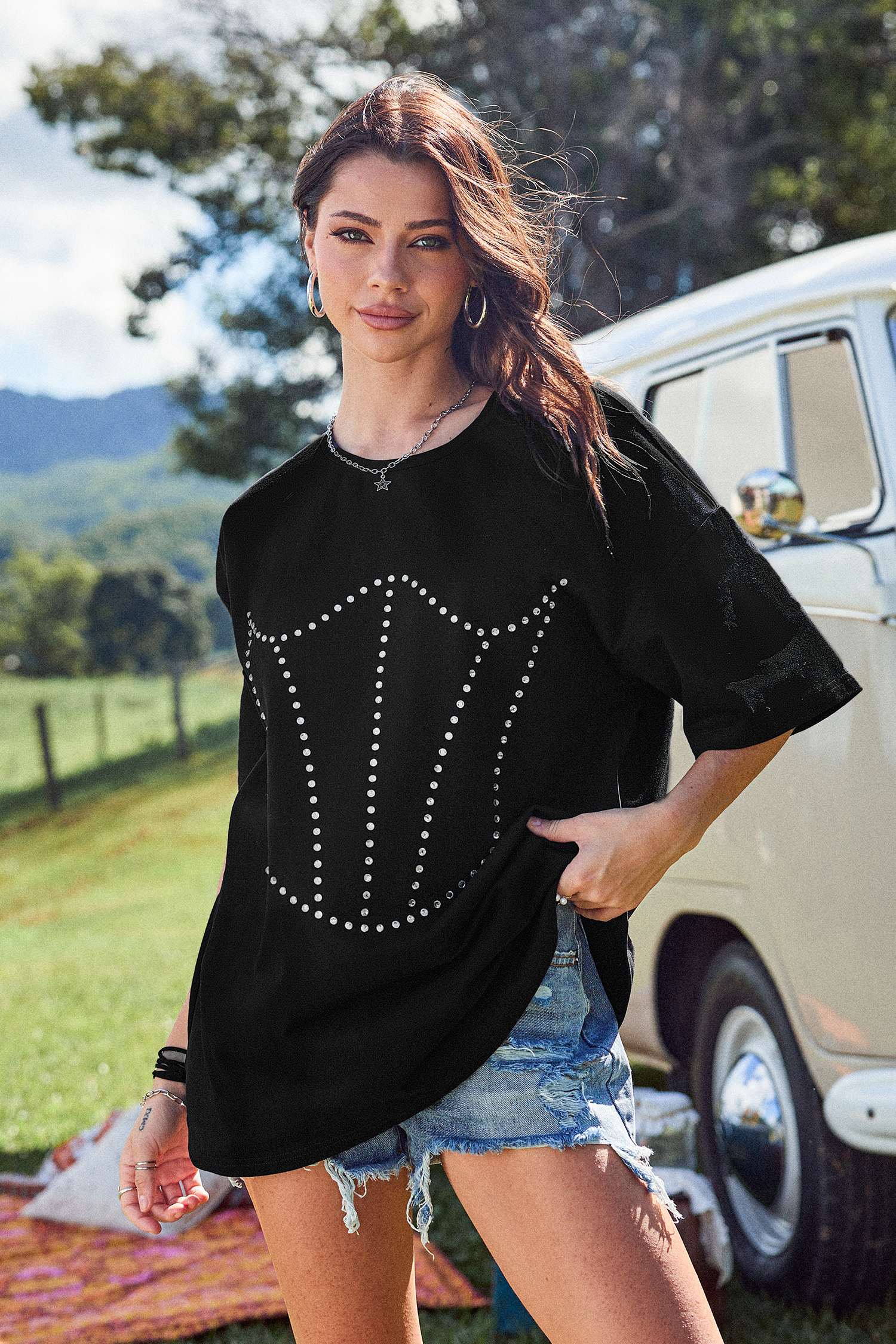 T-shirt à épaules tombantes avec ornements noir
