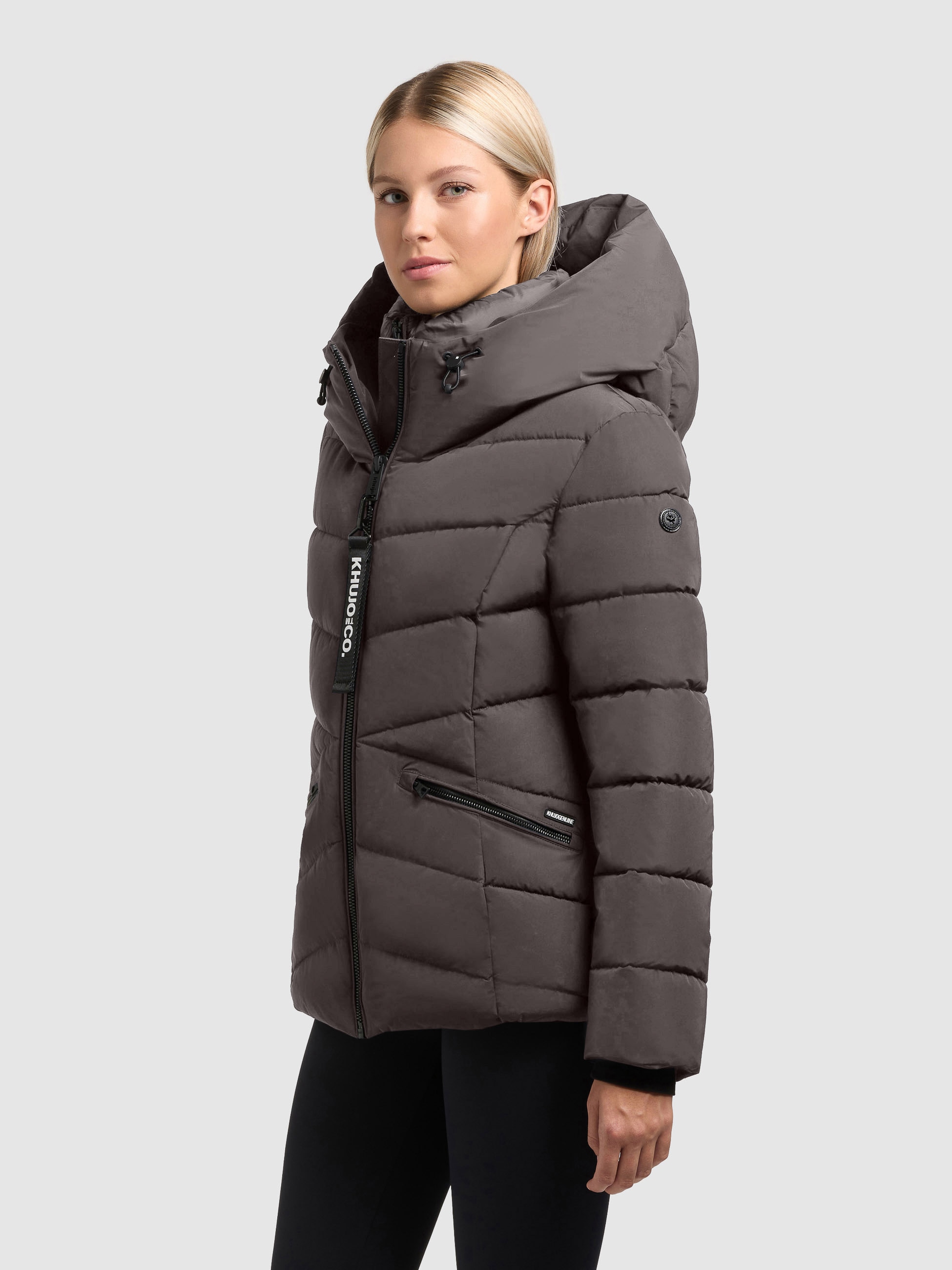 khujo Steppjacke »HERSCH« mit Kapuze Kapuze mit elastischem Kordelzug, elastische Bündchen am Ärmelfutter